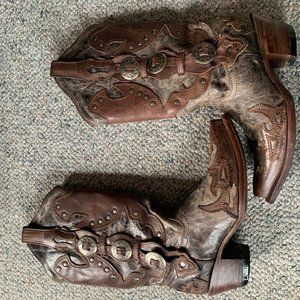 Corral boots